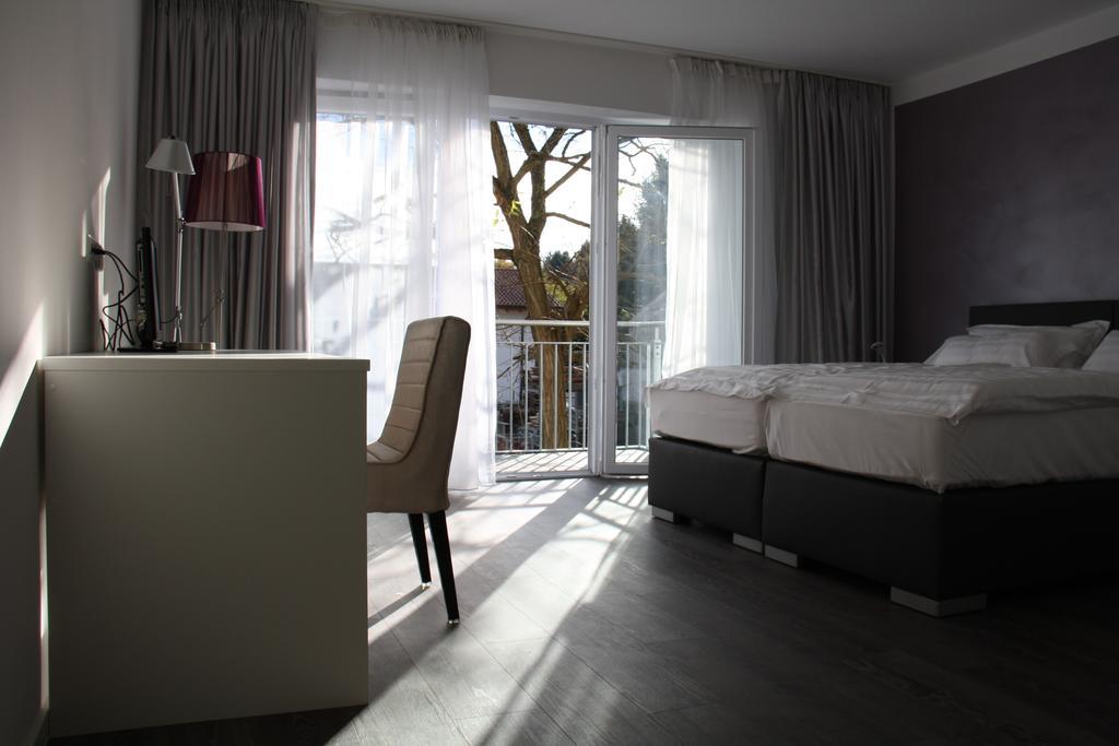 Victoria Living Hotel Jockgrim Ngoại thất bức ảnh