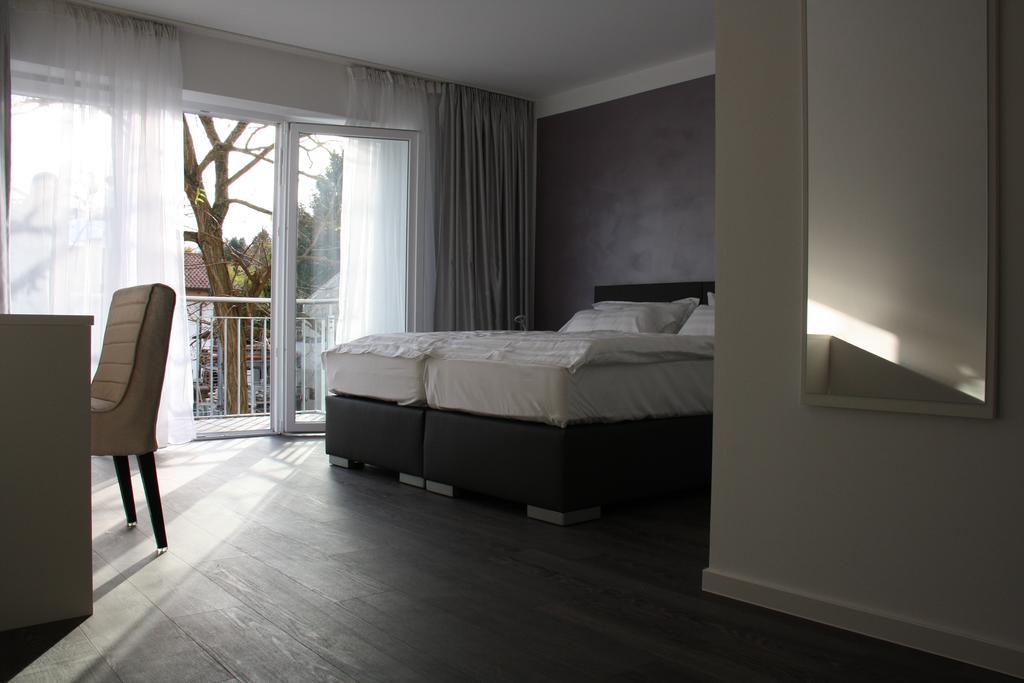 Victoria Living Hotel Jockgrim Ngoại thất bức ảnh