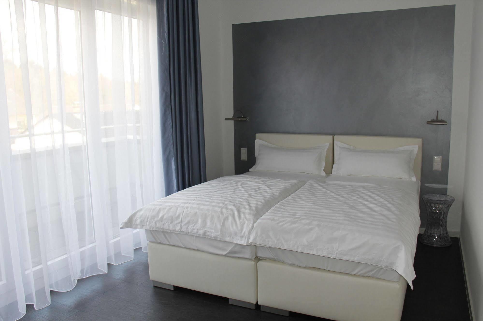 Victoria Living Hotel Jockgrim Ngoại thất bức ảnh